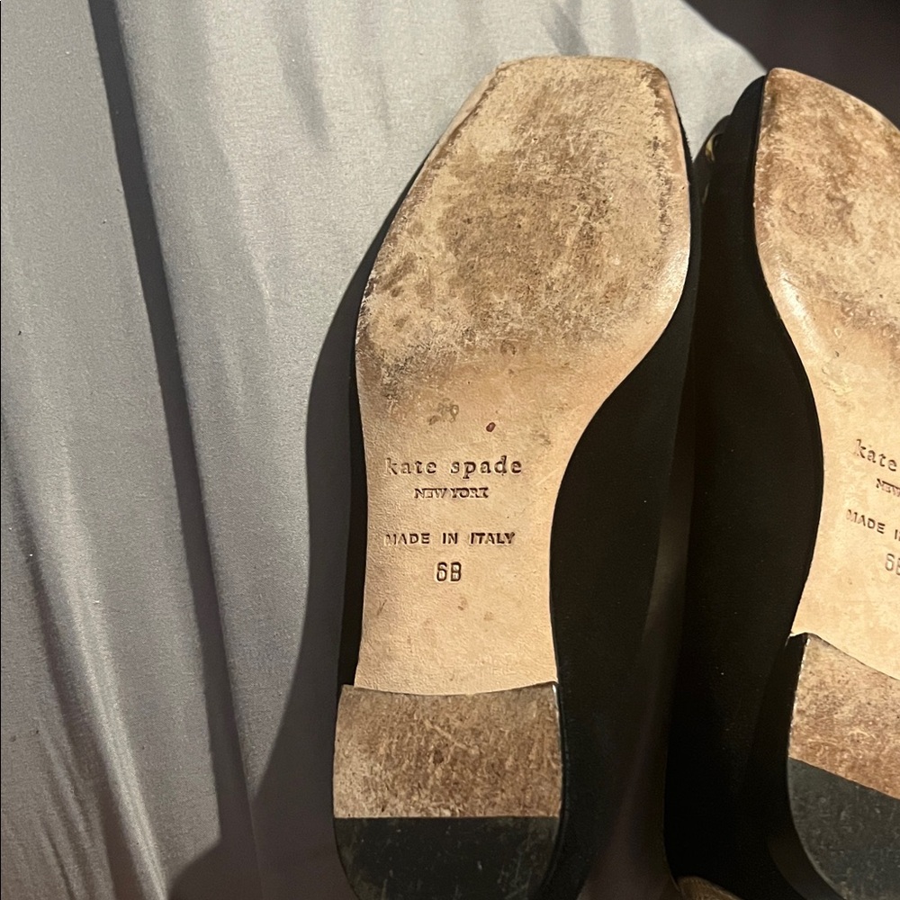 Kate Spade Elegant Black Flats with Gold Detailing - Picture 7 of 14